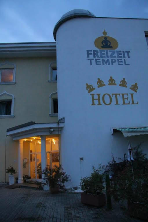 Hotel Freizeittempel Wiener Neustadt Exterior foto